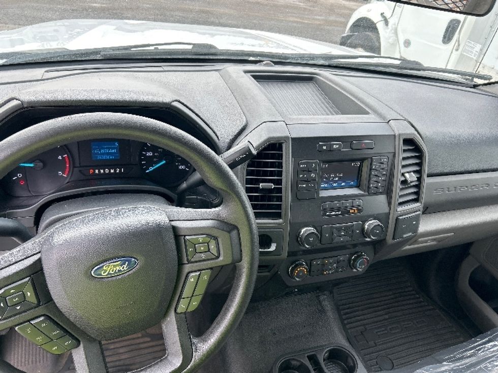Flatbed Truck-Light and Medium Duty Trucks-Ford-2019-F550-Lansing-MI-42,051\n\t\tmiles-$ 41,250 - Image 18