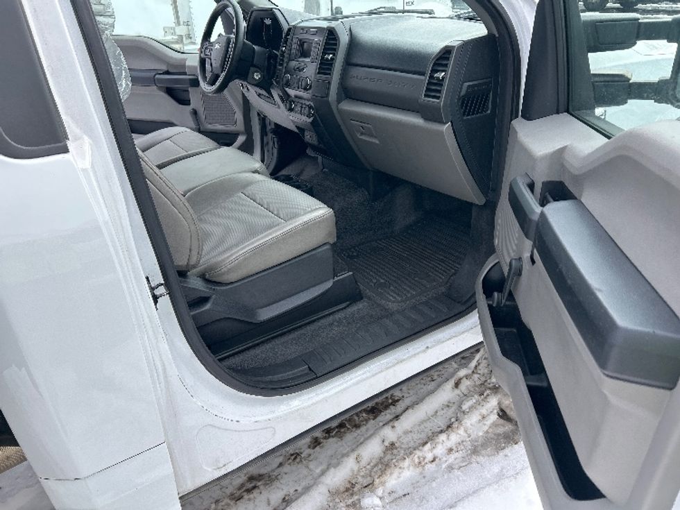 Flatbed Truck-Light and Medium Duty Trucks-Ford-2019-F550-Lansing-MI-42,051\n\t\tmiles-$ 41,250 - Image 20