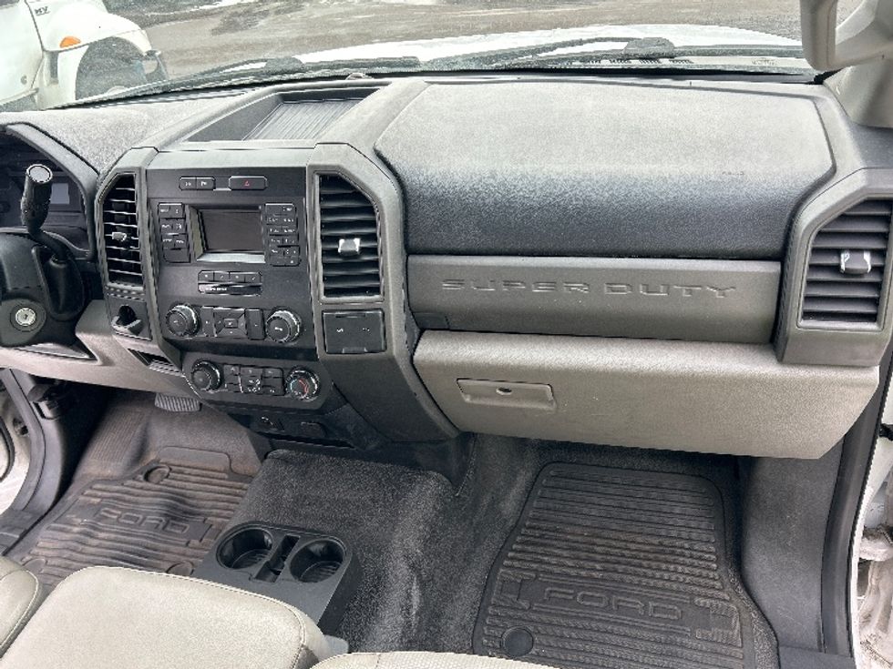 Flatbed Truck-Light and Medium Duty Trucks-Ford-2019-F550-Lansing-MI-42,051\n\t\tmiles-$ 41,250 - Image 21