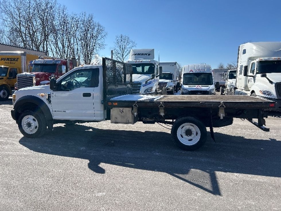 Flatbed Truck-Light and Medium Duty Trucks-Ford-2019-F550-Lansing-MI-42,051\n\t\tmiles-$ 41,250 - Image 4