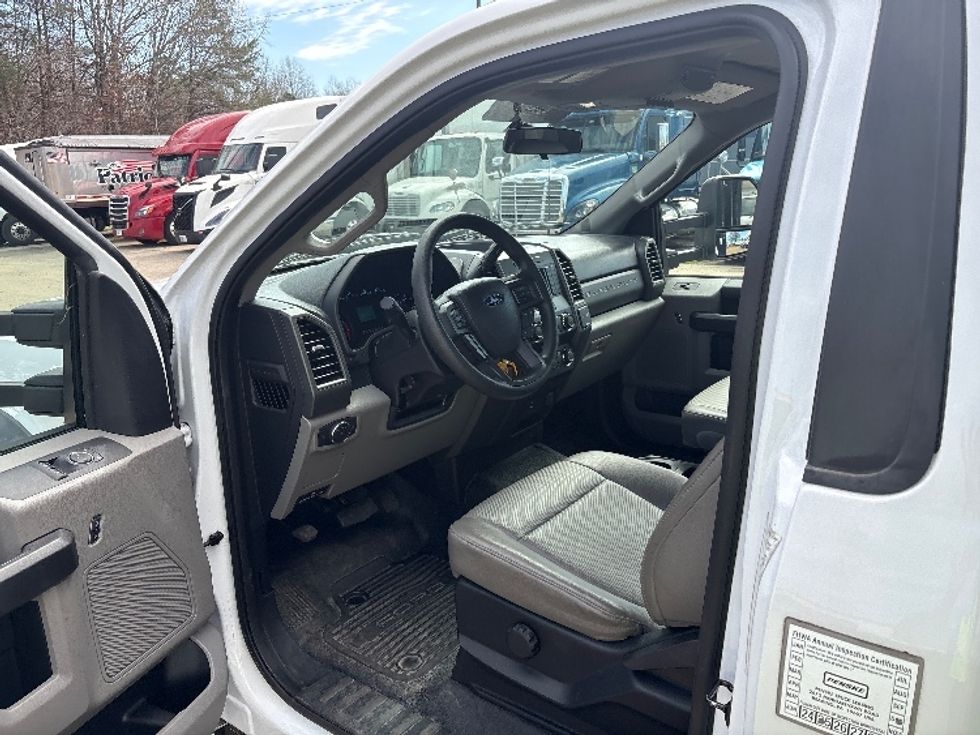 Flatbed Truck-Light and Medium Duty Trucks-Ford-2019-F550-Mebane-NC-16,164\n\t\tmiles-$ 51,500 - Image 13