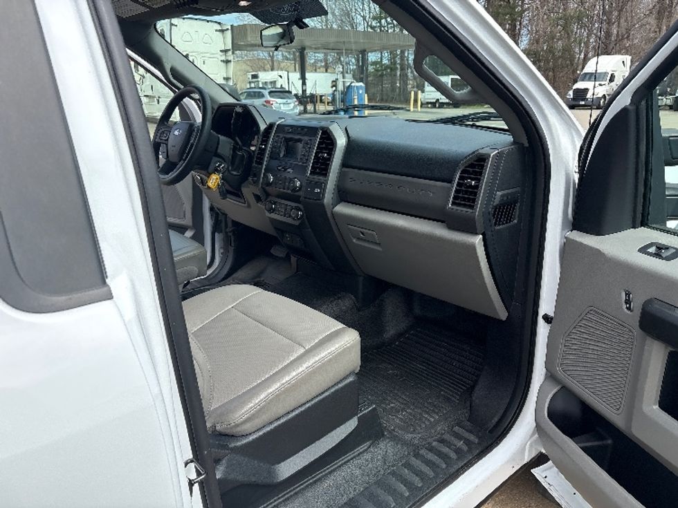 Flatbed Truck-Light and Medium Duty Trucks-Ford-2019-F550-Mebane-NC-16,164\n\t\tmiles-$ 51,500 - Image 17