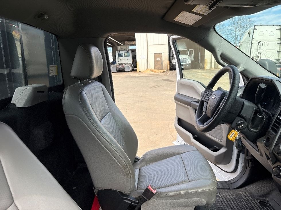 Flatbed Truck-Light and Medium Duty Trucks-Ford-2019-F550-Mebane-NC-16,164\n\t\tmiles-$ 51,500 - Image 19