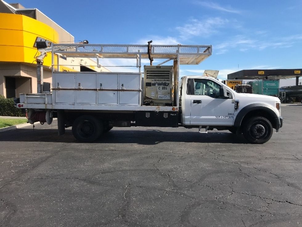 Flatbed Truck-Light and Medium Duty Trucks-Ford-2019-F550-Torrance-CA-30,843\n\t\tmiles-$ 41,750 - Image 15