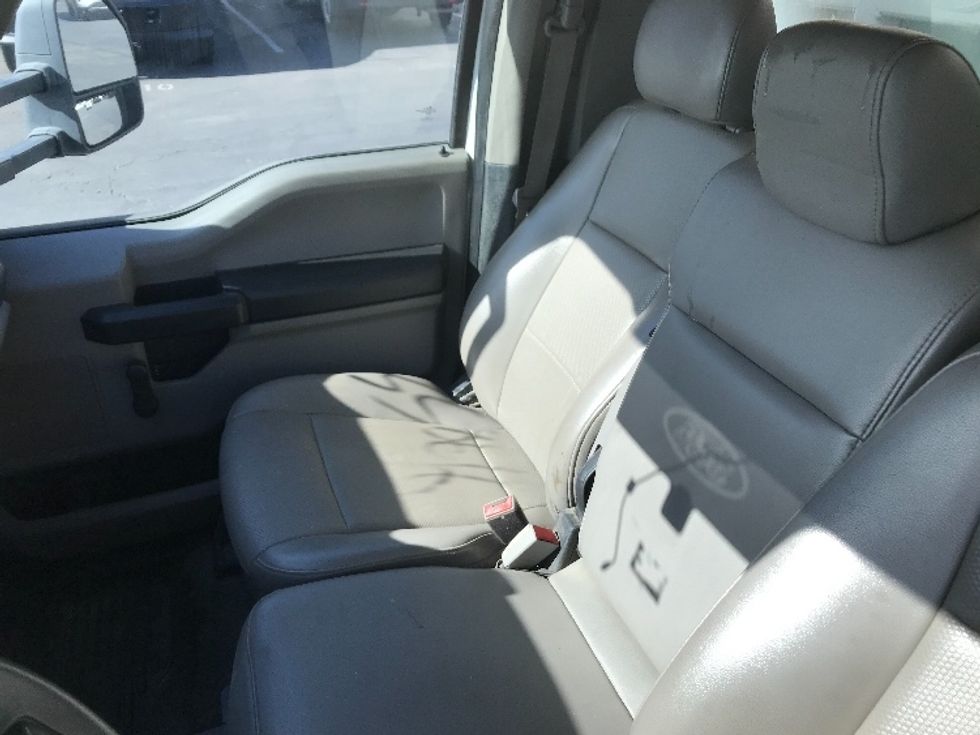 Flatbed Truck-Light and Medium Duty Trucks-Ford-2019-F550-Torrance-CA-30,843\n\t\tmiles-$ 41,750 - Image 19