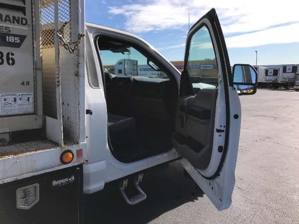 Flatbed Truck-Light and Medium Duty Trucks-Ford-2019-F550-Torrance-CA-30,843\n\t\tmiles-$ 41,750 - Image 20