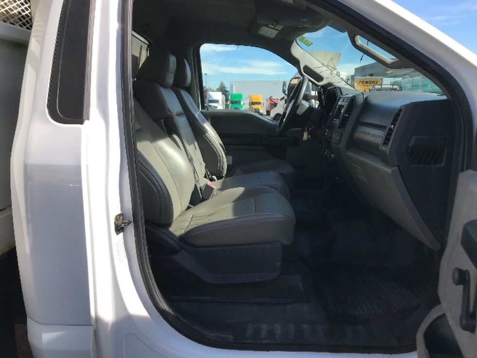 Flatbed Truck-Light and Medium Duty Trucks-Ford-2019-F550-Torrance-CA-30,843\n\t\tmiles-$ 41,750 - Image 22