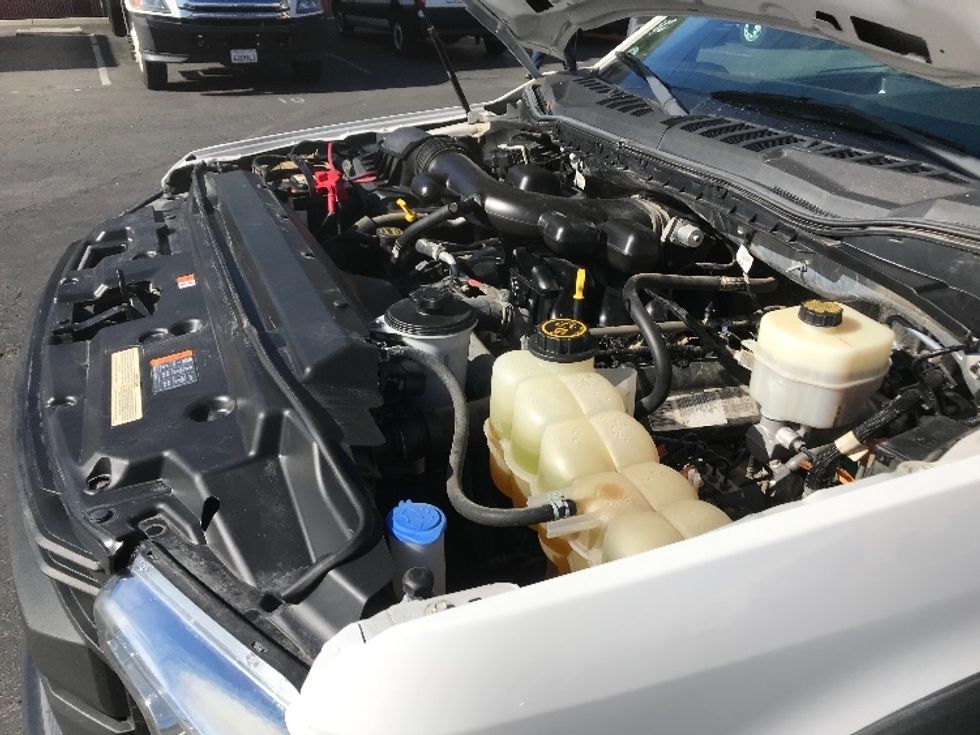 Flatbed Truck-Light and Medium Duty Trucks-Ford-2019-F550-Torrance-CA-30,843\n\t\tmiles-$ 41,750 - Image 24