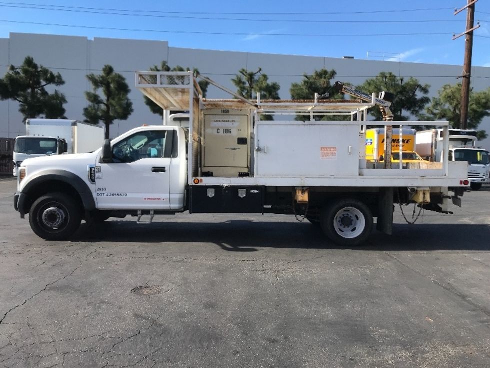 Flatbed Truck-Light and Medium Duty Trucks-Ford-2019-F550-Torrance-CA-30,843\n\t\tmiles-$ 41,750 - Image 4