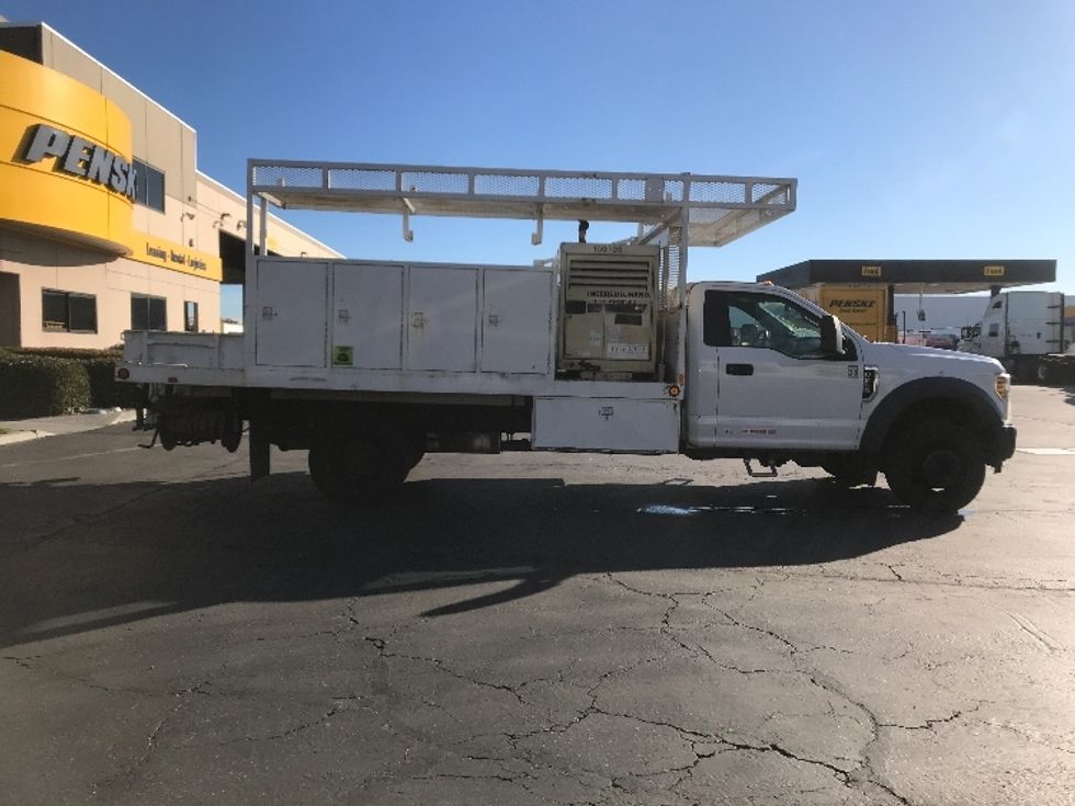 Flatbed Truck-Light and Medium Duty Trucks-Ford-2019-F550-Torrance-CA-36,347\n\t\tmiles-$ 41,250 - Image 15