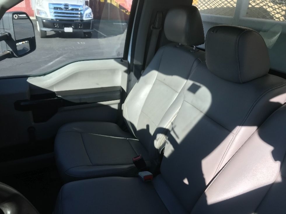 Flatbed Truck-Light and Medium Duty Trucks-Ford-2019-F550-Torrance-CA-36,347\n\t\tmiles-$ 41,250 - Image 19