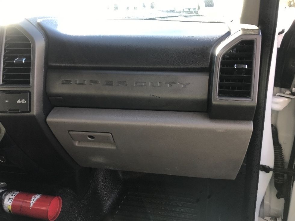 Flatbed Truck-Light and Medium Duty Trucks-Ford-2019-F550-Torrance-CA-36,347\n\t\tmiles-$ 41,250 - Image 21