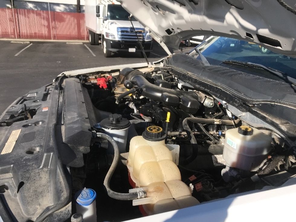 Flatbed Truck-Light and Medium Duty Trucks-Ford-2019-F550-Torrance-CA-36,347\n\t\tmiles-$ 41,250 - Image 24