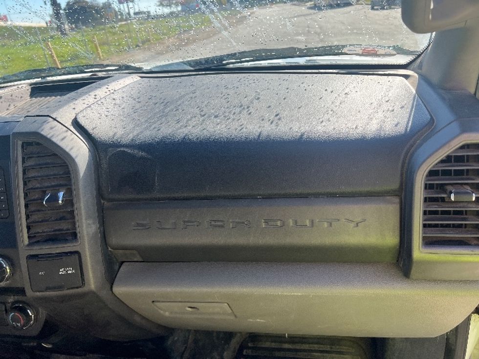 Flatbed Truck-Light and Medium Duty Trucks-Ford-2019-F550-Torrance-CA-41,847\n\t\tmiles-$ 40,750 - Image 11