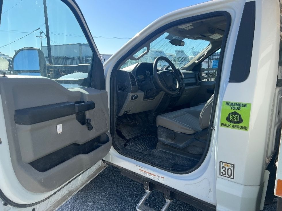 Flatbed Truck-Light and Medium Duty Trucks-Ford-2019-F550-Torrance-CA-41,847\n\t\tmiles-$ 40,750 - Image 12