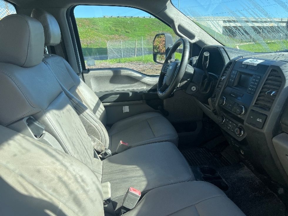 Flatbed Truck-Light and Medium Duty Trucks-Ford-2019-F550-Torrance-CA-41,847\n\t\tmiles-$ 40,750 - Image 17