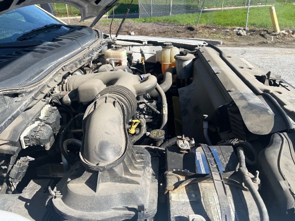 Flatbed Truck-Light and Medium Duty Trucks-Ford-2019-F550-Torrance-CA-41,847\n\t\tmiles-$ 40,750 - Image 18