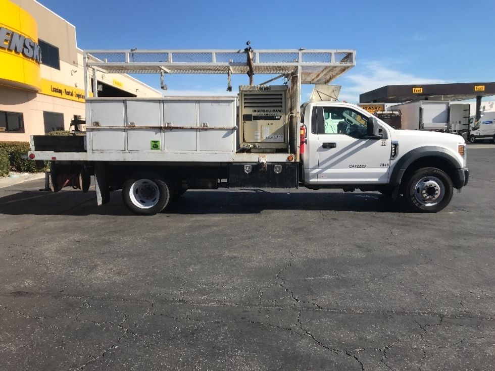Flatbed Truck-Light and Medium Duty Trucks-Ford-2019-F550-Torrance-CA-46,480\n\t\tmiles-$ 40,250 - Image 15
