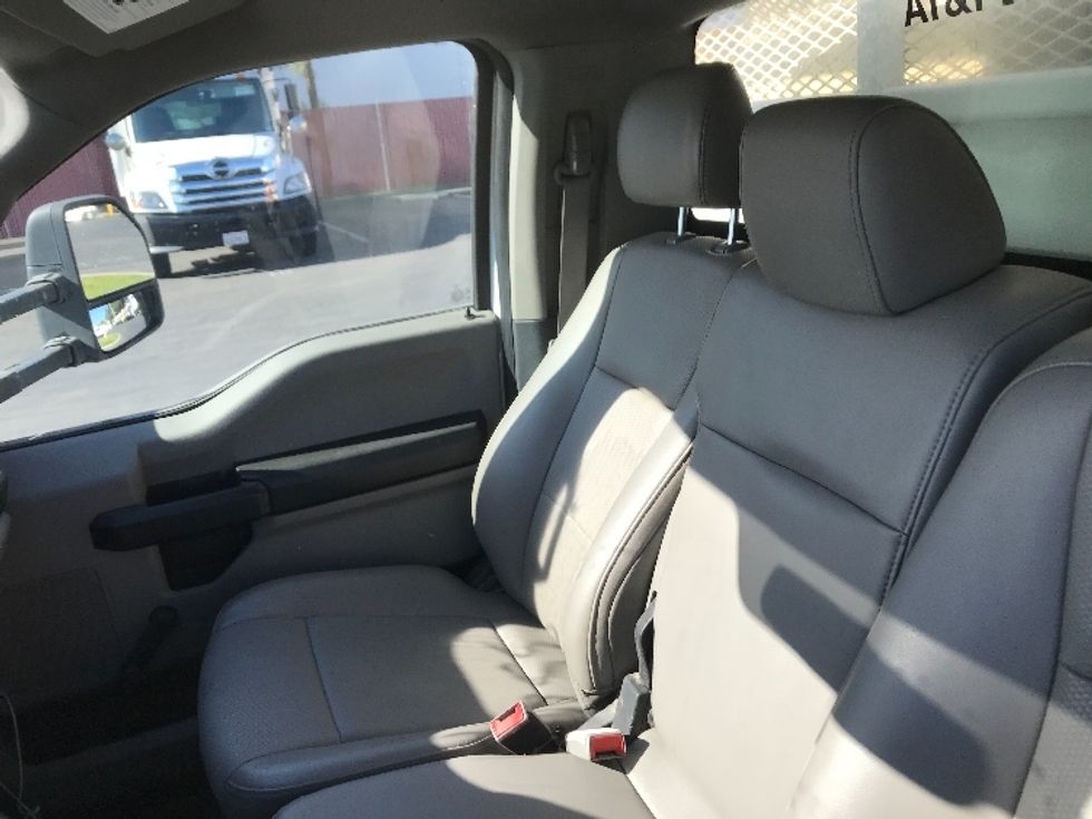 Flatbed Truck-Light and Medium Duty Trucks-Ford-2019-F550-Torrance-CA-46,480\n\t\tmiles-$ 40,250 - Image 19