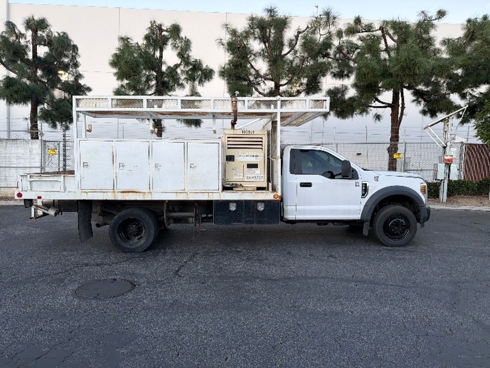 Flatbed Truck-Light and Medium Duty Trucks-Ford-2019-F550-Torrance-CA-74,652\n\t\tmiles-$ 37,750 - Image 11