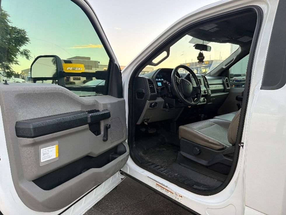 Flatbed Truck-Light and Medium Duty Trucks-Ford-2019-F550-Torrance-CA-74,652\n\t\tmiles-$ 37,750 - Image 12