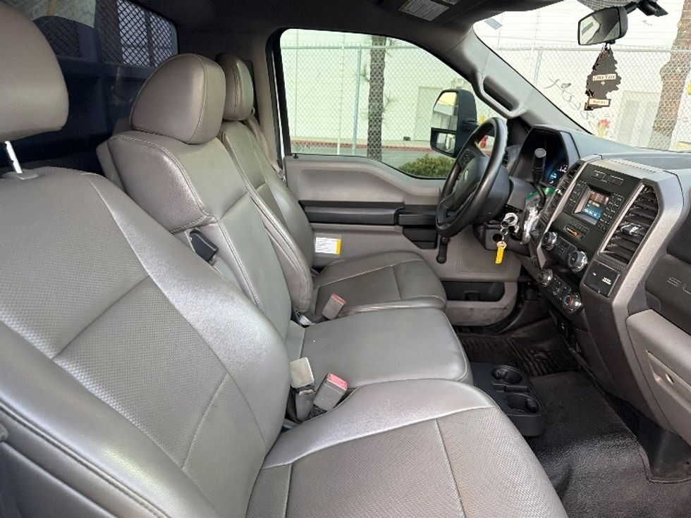 Flatbed Truck-Light and Medium Duty Trucks-Ford-2019-F550-Torrance-CA-74,652\n\t\tmiles-$ 37,750 - Image 18