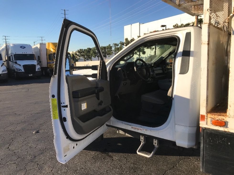 Flatbed Truck-Light and Medium Duty Trucks-Ford-2019-F550-Torrance-CA-75,447\n\t\tmiles-$ 37,500 - Image 16