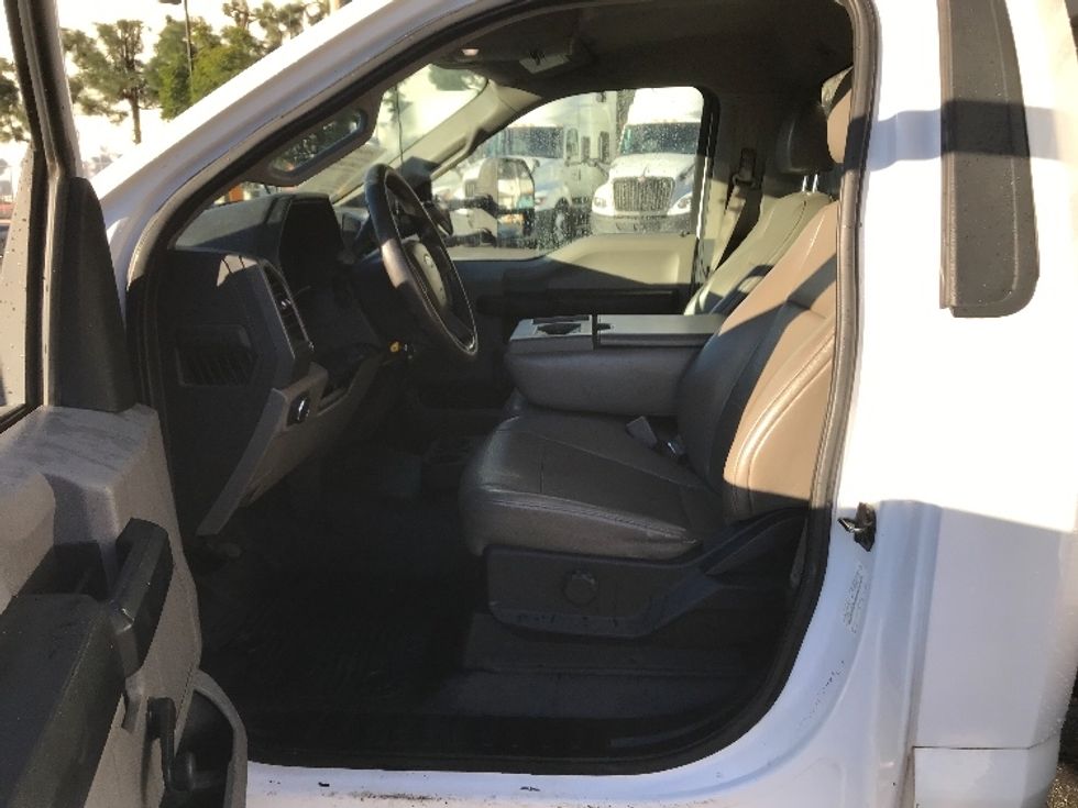 Flatbed Truck-Light and Medium Duty Trucks-Ford-2019-F550-Torrance-CA-75,447\n\t\tmiles-$ 37,500 - Image 17