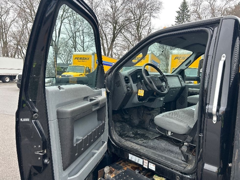 Flatbed Truck-Light and Medium Duty Trucks-Ford-2019-F750-Byron Center-MI-62,605\n\t\tmiles-$ 40,750 - Image 13