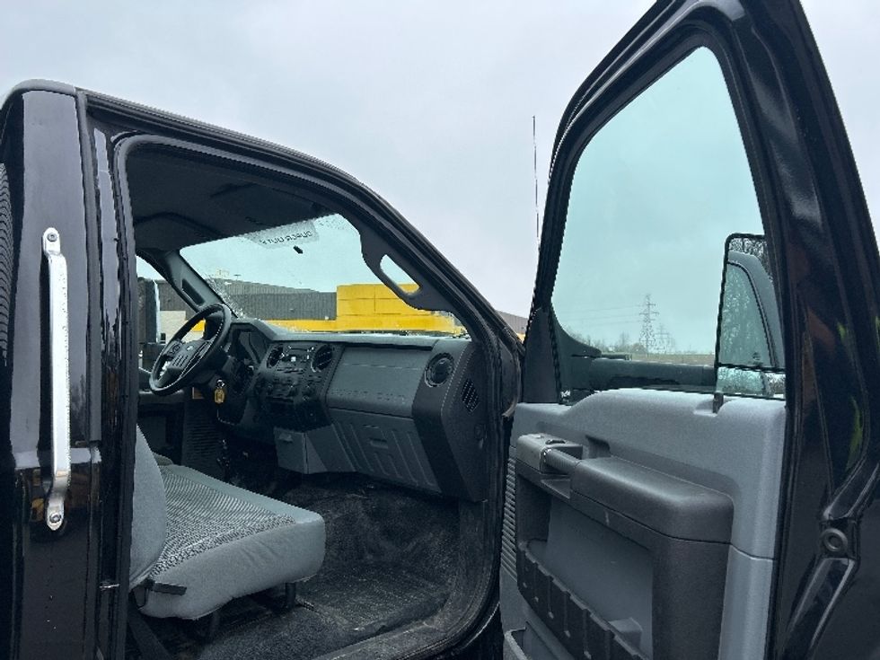 Flatbed Truck-Light and Medium Duty Trucks-Ford-2019-F750-Byron Center-MI-62,605\n\t\tmiles-$ 40,750 - Image 17