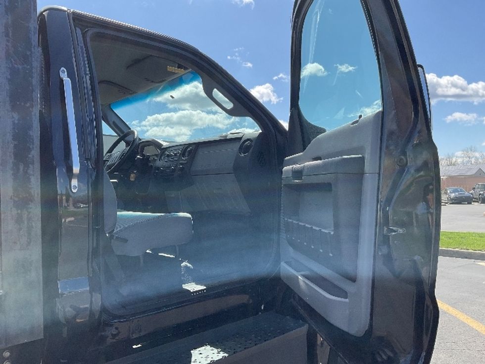 Flatbed Truck-Light and Medium Duty Trucks-Ford-2019-F750-Fort Wayne-IN-76,125\n\t\tmiles-$ 44,500 - Image 16