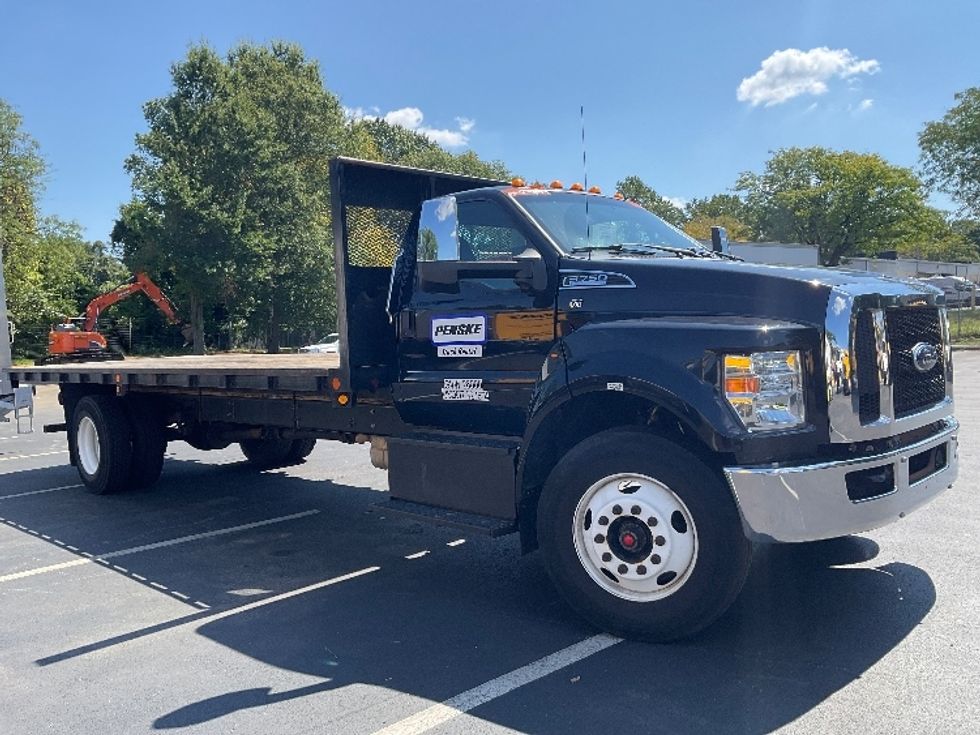 Flatbed Truck-Light and Medium Duty Trucks-Ford-2019-F750-York-PA-66,274\n\t\tmiles-$ 42,000 - Image 1