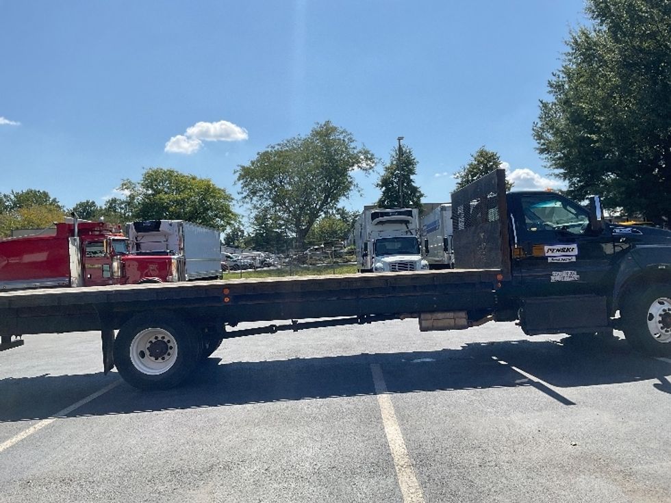 Flatbed Truck-Light and Medium Duty Trucks-Ford-2019-F750-York-PA-66,274\n\t\tmiles-$ 42,000 - Image 15