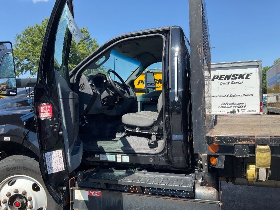 Flatbed Truck-Light and Medium Duty Trucks-Ford-2019-F750-York-PA-66,274\n\t\tmiles-$ 42,000 - Image 16