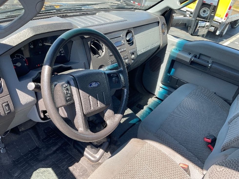 Flatbed Truck-Light and Medium Duty Trucks-Ford-2019-F750-York-PA-66,274\n\t\tmiles-$ 42,000 - Image 17