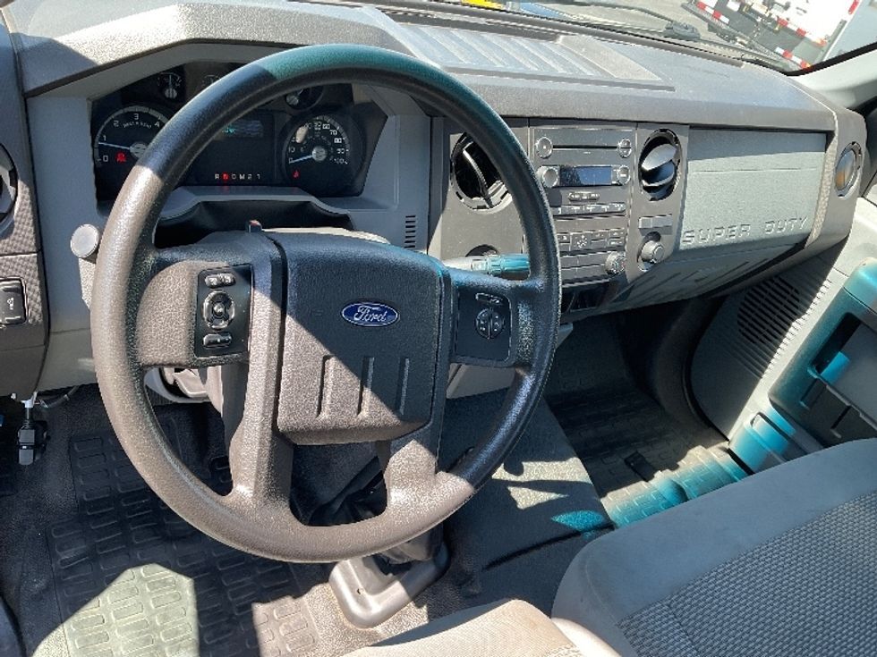 Flatbed Truck-Light and Medium Duty Trucks-Ford-2019-F750-York-PA-66,274\n\t\tmiles-$ 42,000 - Image 18