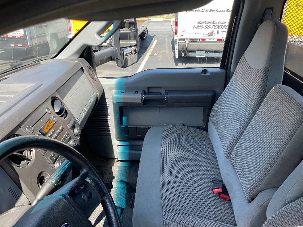 Flatbed Truck-Light and Medium Duty Trucks-Ford-2019-F750-York-PA-66,274\n\t\tmiles-$ 42,000 - Image 19