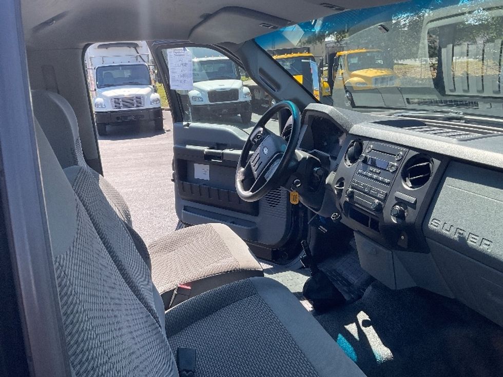 Flatbed Truck-Light and Medium Duty Trucks-Ford-2019-F750-York-PA-66,274\n\t\tmiles-$ 42,000 - Image 22