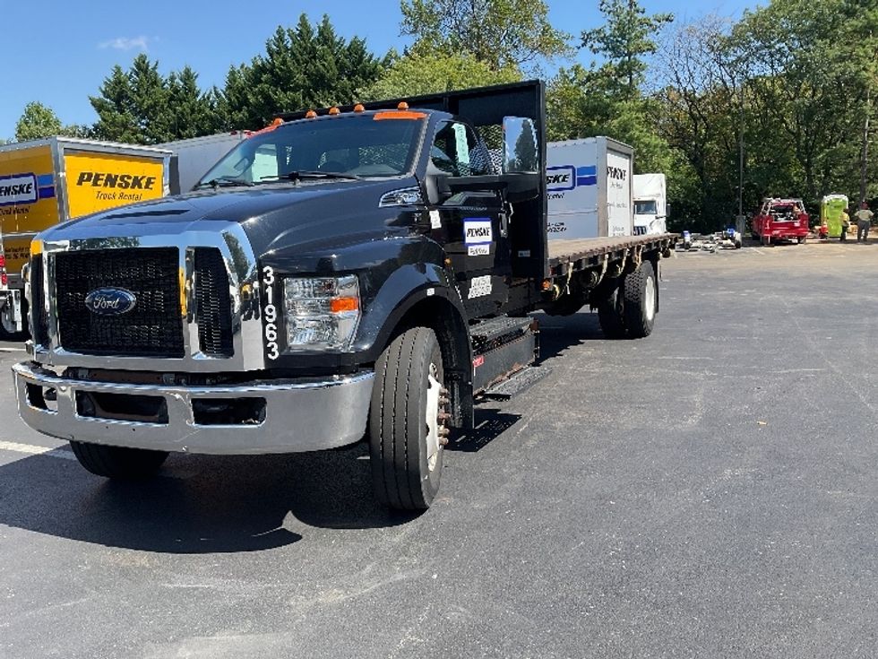 Flatbed Truck-Light and Medium Duty Trucks-Ford-2019-F750-York-PA-66,274\n\t\tmiles-$ 42,000 - Image 3