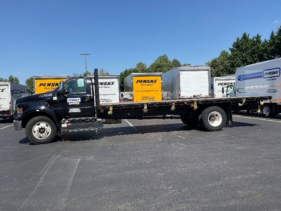 Flatbed Truck-Light and Medium Duty Trucks-Ford-2019-F750-York-PA-66,274\n\t\tmiles-$ 42,000 - Image 4