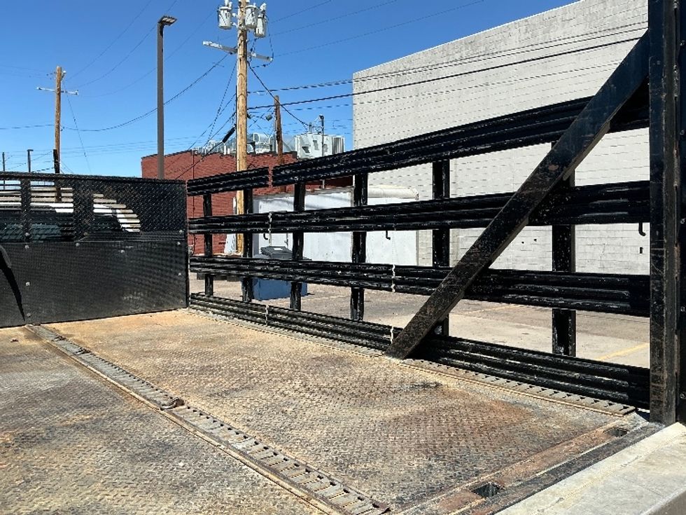 Flatbed Truck-Light and Medium Duty Trucks-Ford-2020-F550-Denver-CO-280,220\n\t\tmiles-$ 27,750 - Image 11