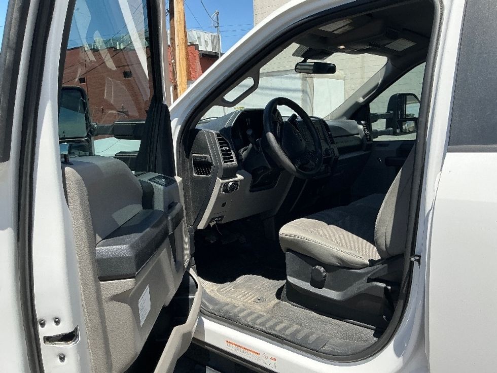 Flatbed Truck-Light and Medium Duty Trucks-Ford-2020-F550-Denver-CO-280,220\n\t\tmiles-$ 27,750 - Image 14