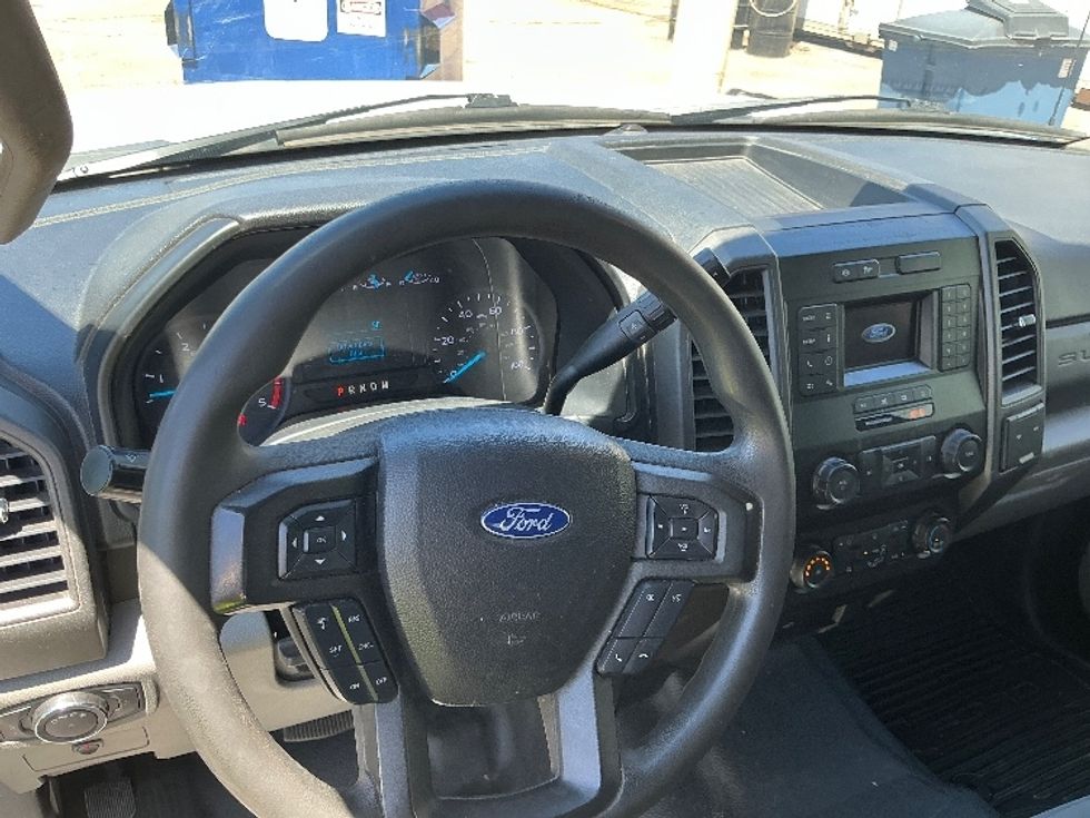 Flatbed Truck-Light and Medium Duty Trucks-Ford-2020-F550-Denver-CO-280,220\n\t\tmiles-$ 27,750 - Image 16