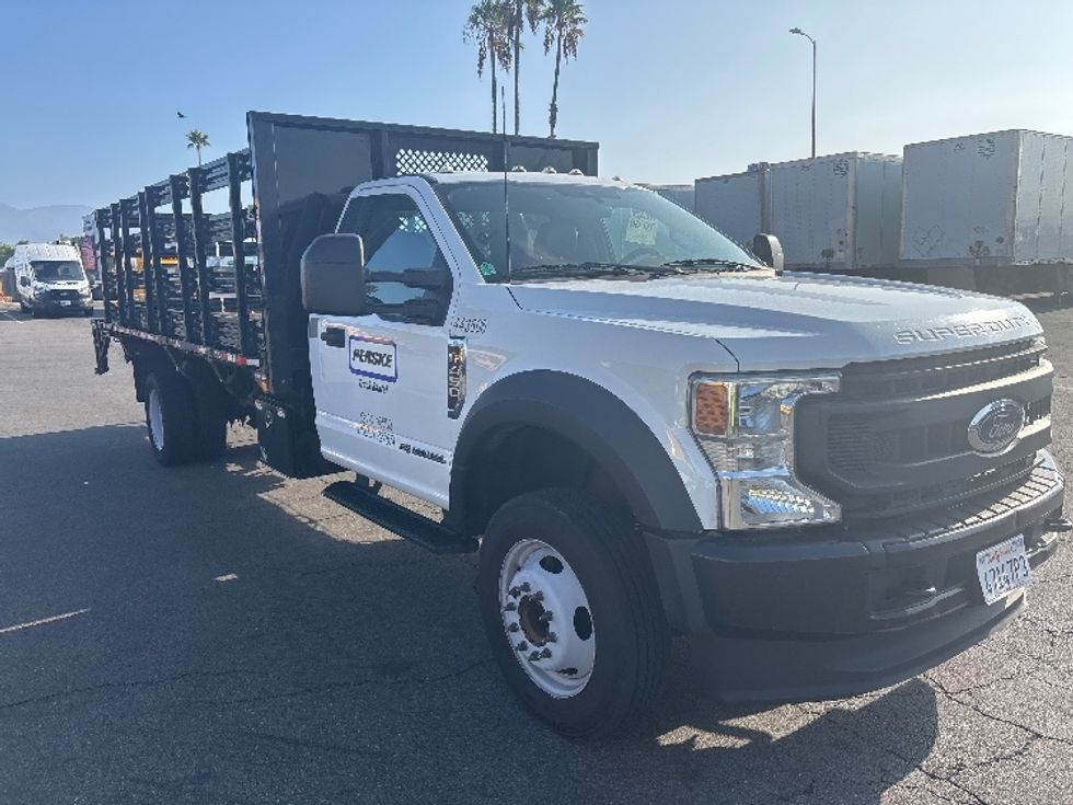 Flatbed Truck-Light and Medium Duty Trucks-Ford-2022-F450-Anaheim-CA-131,347\n\t\tmiles-$ 35,750 - Image 1