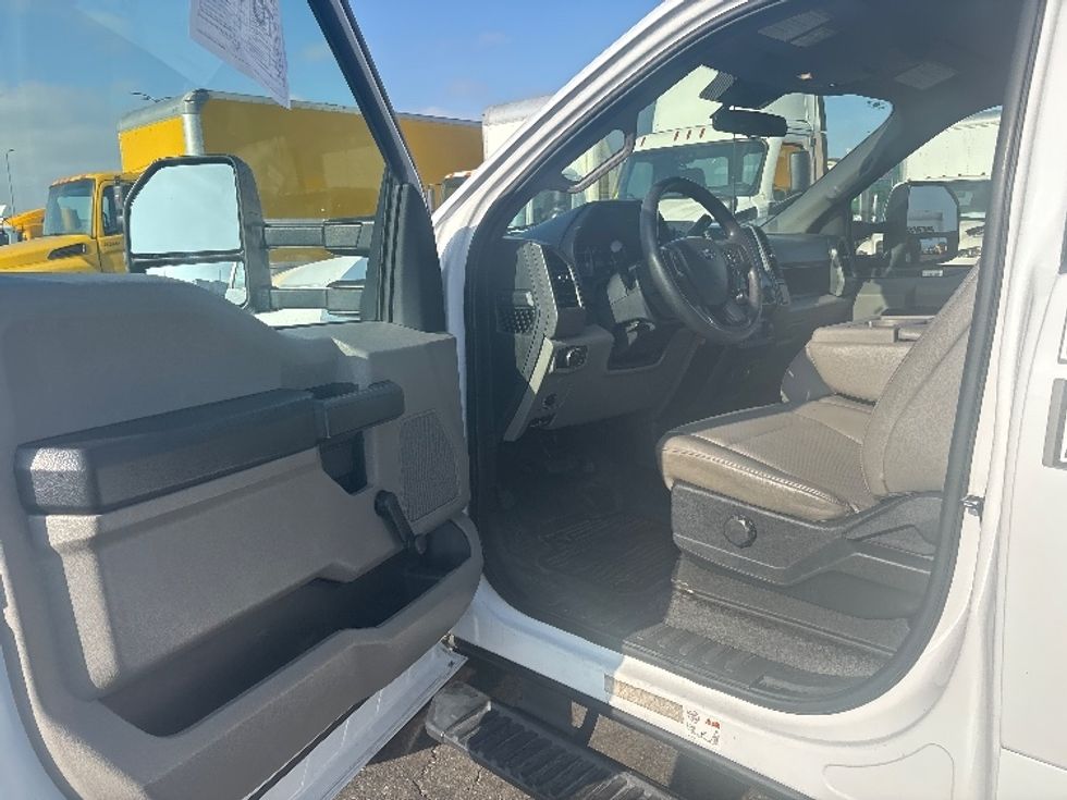 Flatbed Truck-Light and Medium Duty Trucks-Ford-2022-F450-Anaheim-CA-131,347\n\t\tmiles-$ 35,750 - Image 16