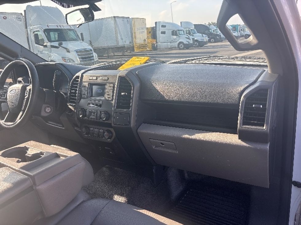 Flatbed Truck-Light and Medium Duty Trucks-Ford-2022-F450-Anaheim-CA-131,347\n\t\tmiles-$ 35,750 - Image 21