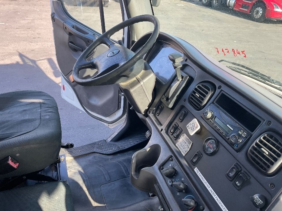 Flatbed Truck-Light and Medium Duty Trucks-Freightliner-2012-M2-Hayward-CA-183,026\n\t\tmiles-$ 33,500 - Image 22