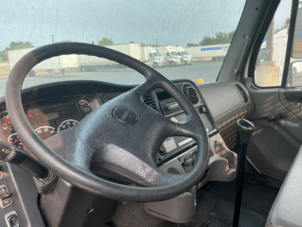 Flatbed Truck-Light and Medium Duty Trucks-Freightliner-2012-M2-Stockton-CA-242,469\n\t\tmiles-$ 12,000 - Image 15