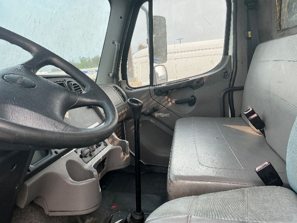 Flatbed Truck-Light and Medium Duty Trucks-Freightliner-2012-M2-Stockton-CA-242,469\n\t\tmiles-$ 12,000 - Image 17