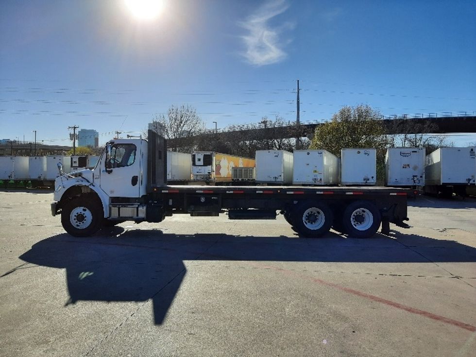 Flatbed Truck-Light and Medium Duty Trucks-Freightliner-2014-M2-Fort Worth-TX-224,564\n\t\tmiles-$ 46,000 - Image 4